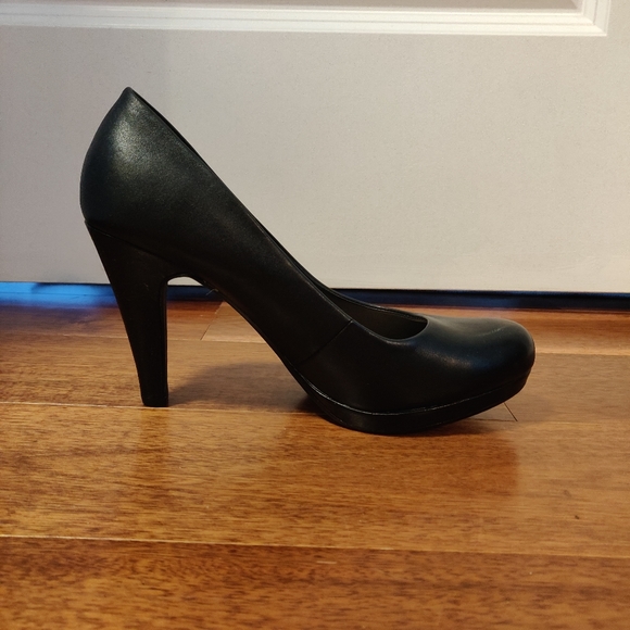 Jessica Genuine Leather Pumps - Picture 4 of 7